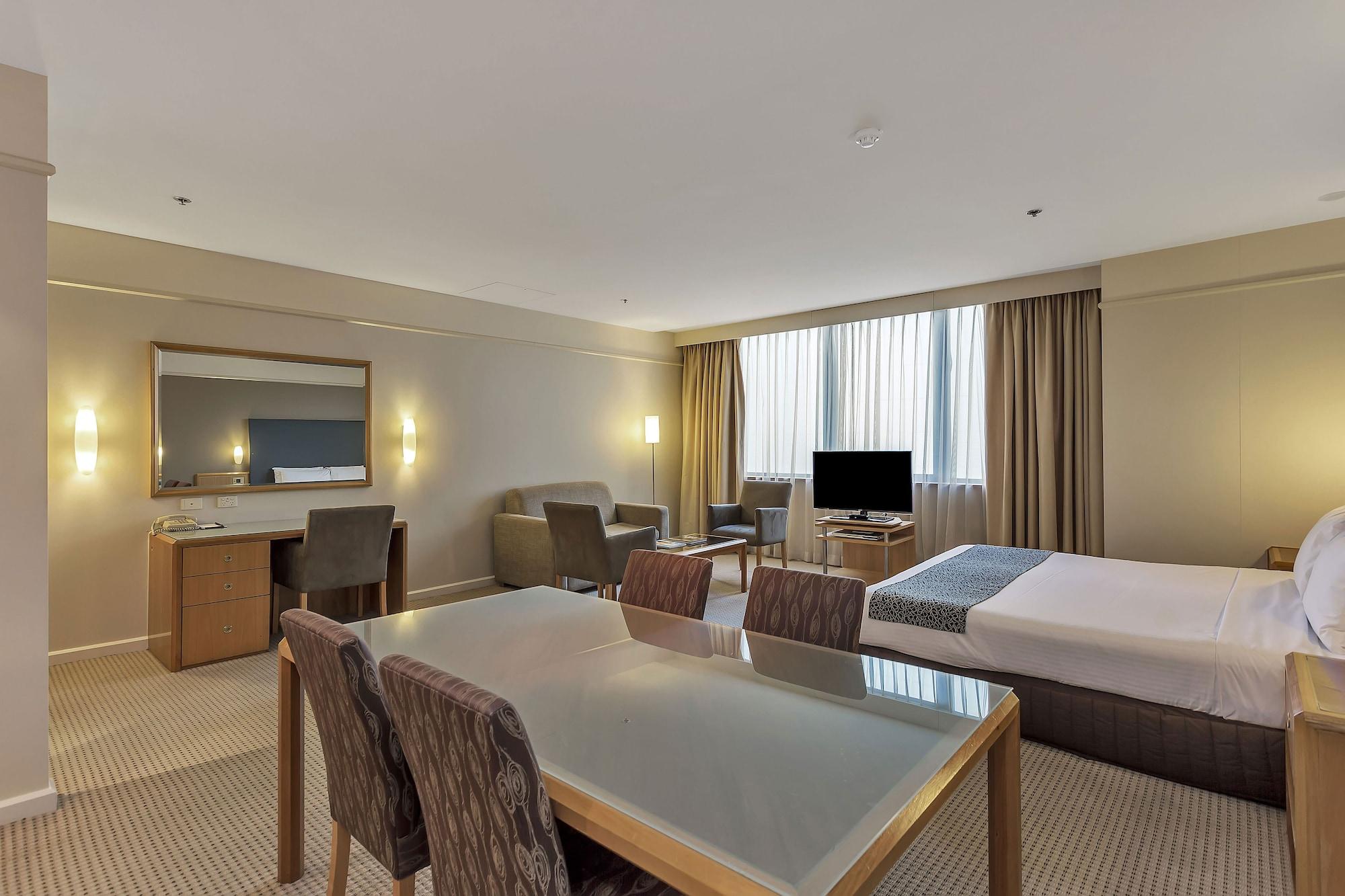 Stamford Plaza Adelaide Hotel ภายนอก รูปภาพ Suite