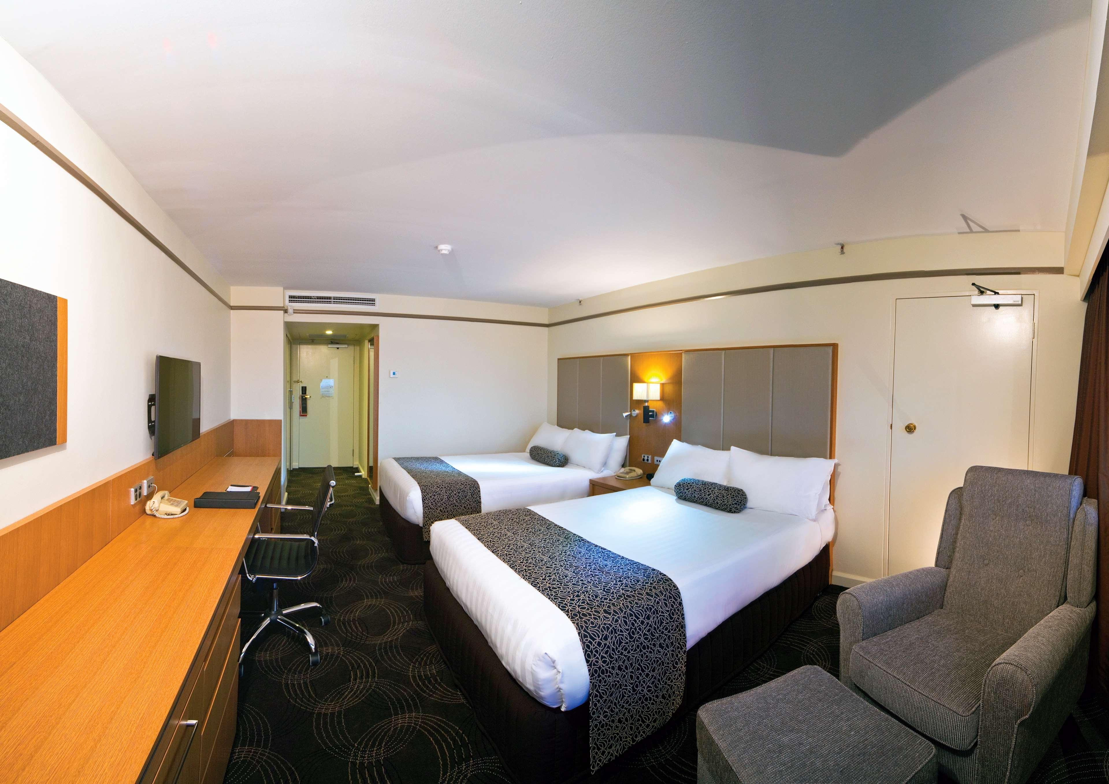 Stamford Plaza Adelaide Hotel ภายนอก รูปภาพ A typical room at the hotel