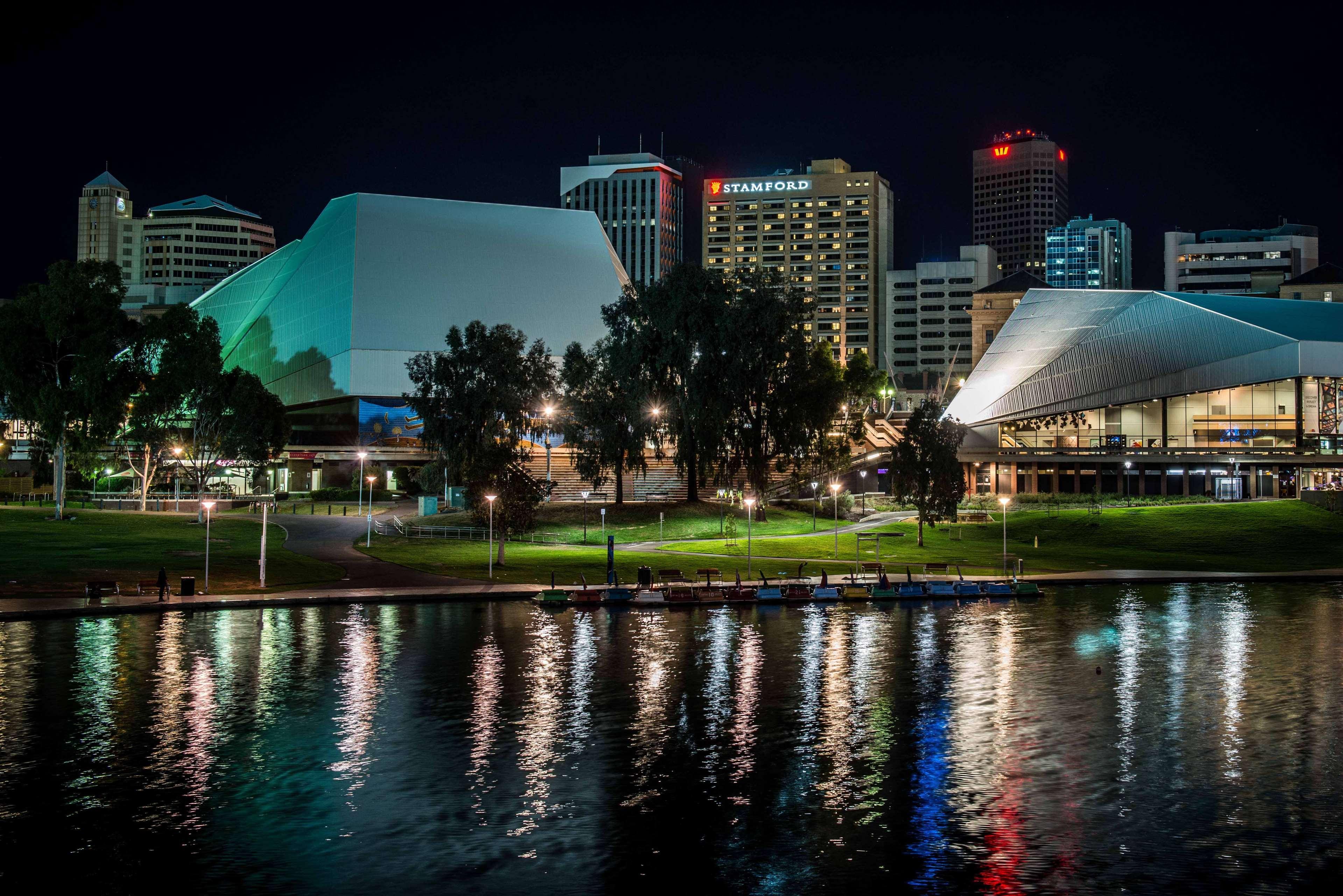 Stamford Plaza Adelaide Hotel ภายนอก รูปภาพ Adelaide Convention Centre
