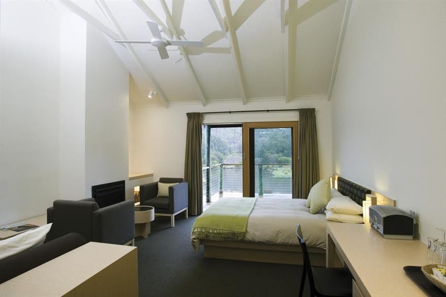 Stamford Plaza Adelaide Hotel ภายนอก รูปภาพ A room at the Cradle Mountain Hotel