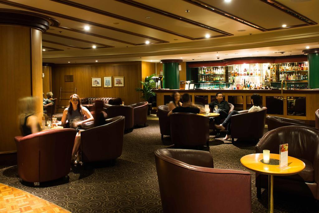 Stamford Plaza Adelaide Hotel ภายนอก รูปภาพ The bar at the hotel